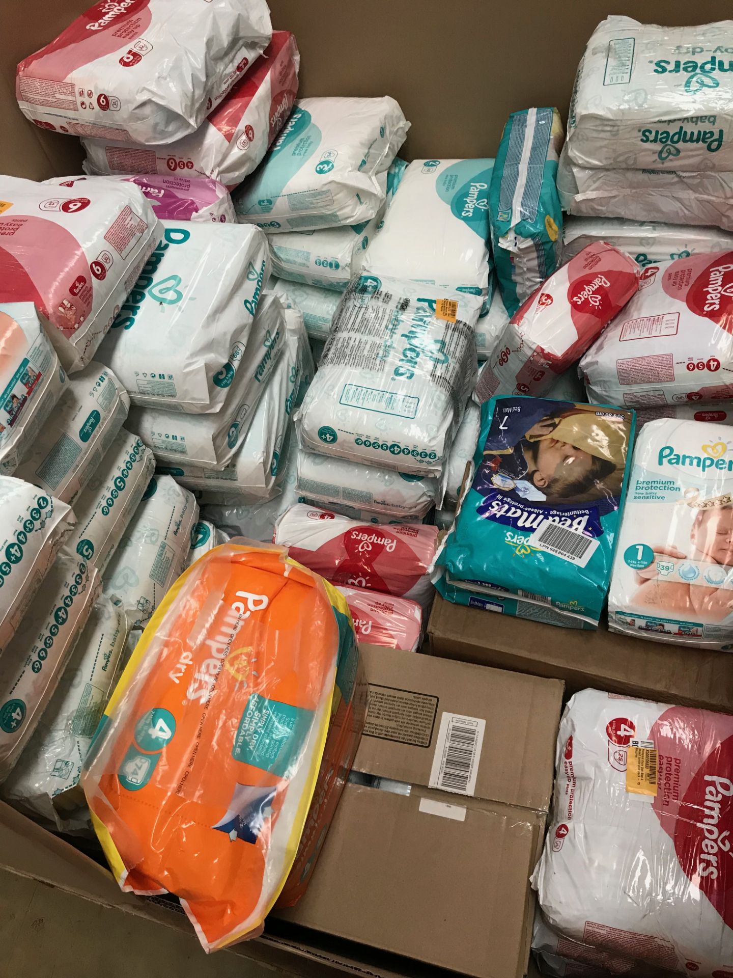 Pallet of Baby Goods - Nappies, Wipes, Sanitary Goods - From Liquidated Stock - Image 5 of 11