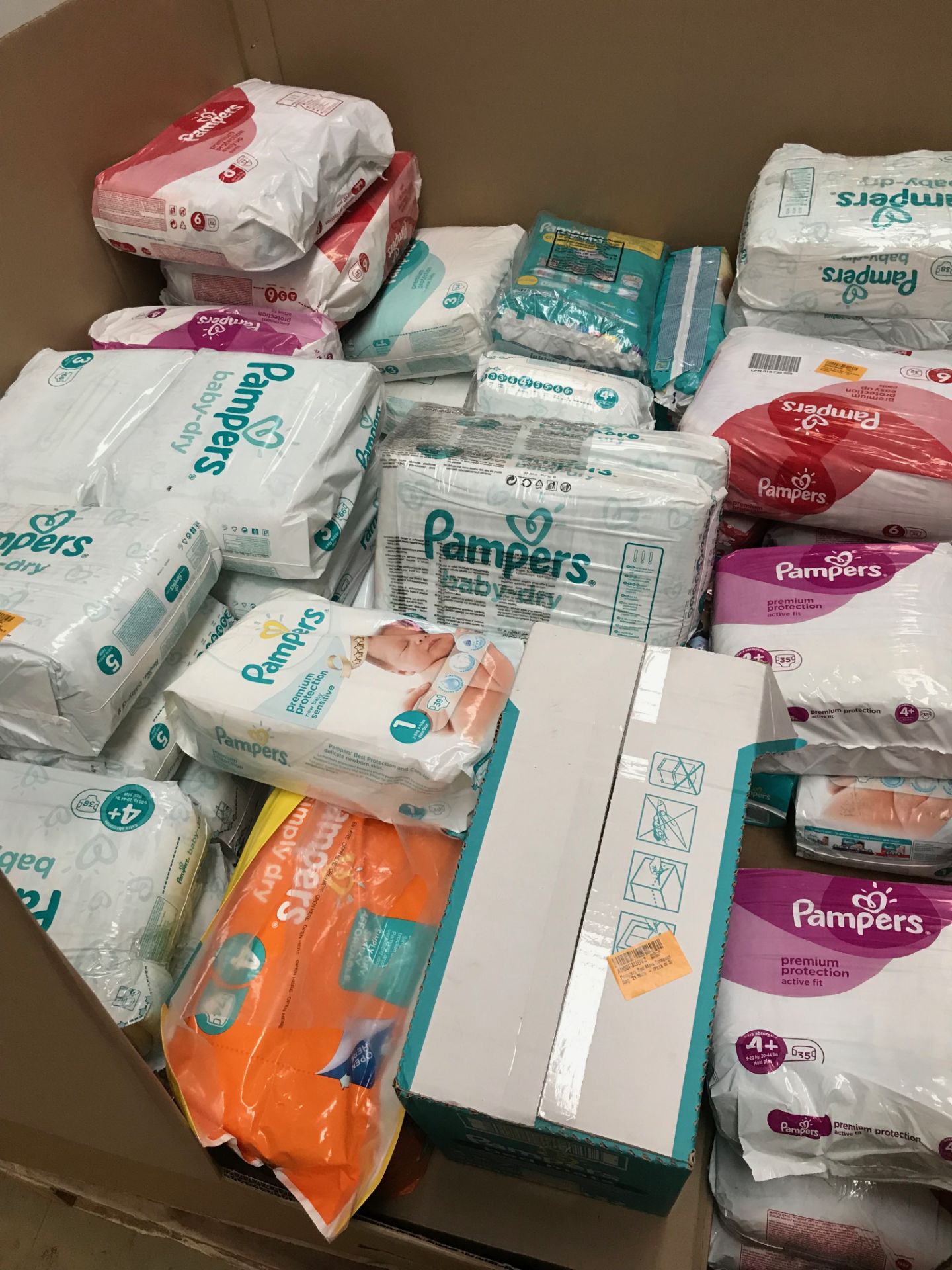 Pallet of Baby Goods - Nappies, Wipes, Sanitary Goods - From Liquidated Stock - Image 6 of 11