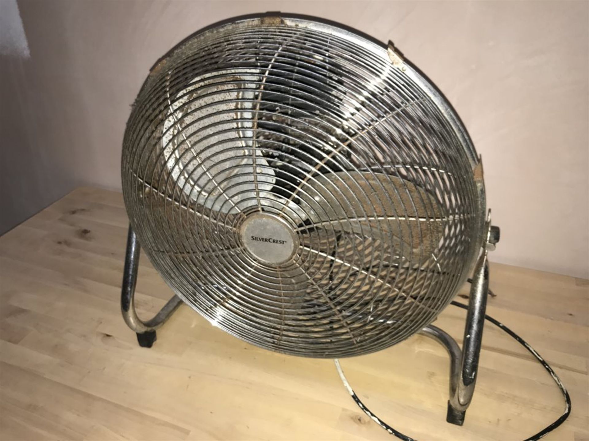 Retro - Free Standing Floor Fan - Image 3 of 4