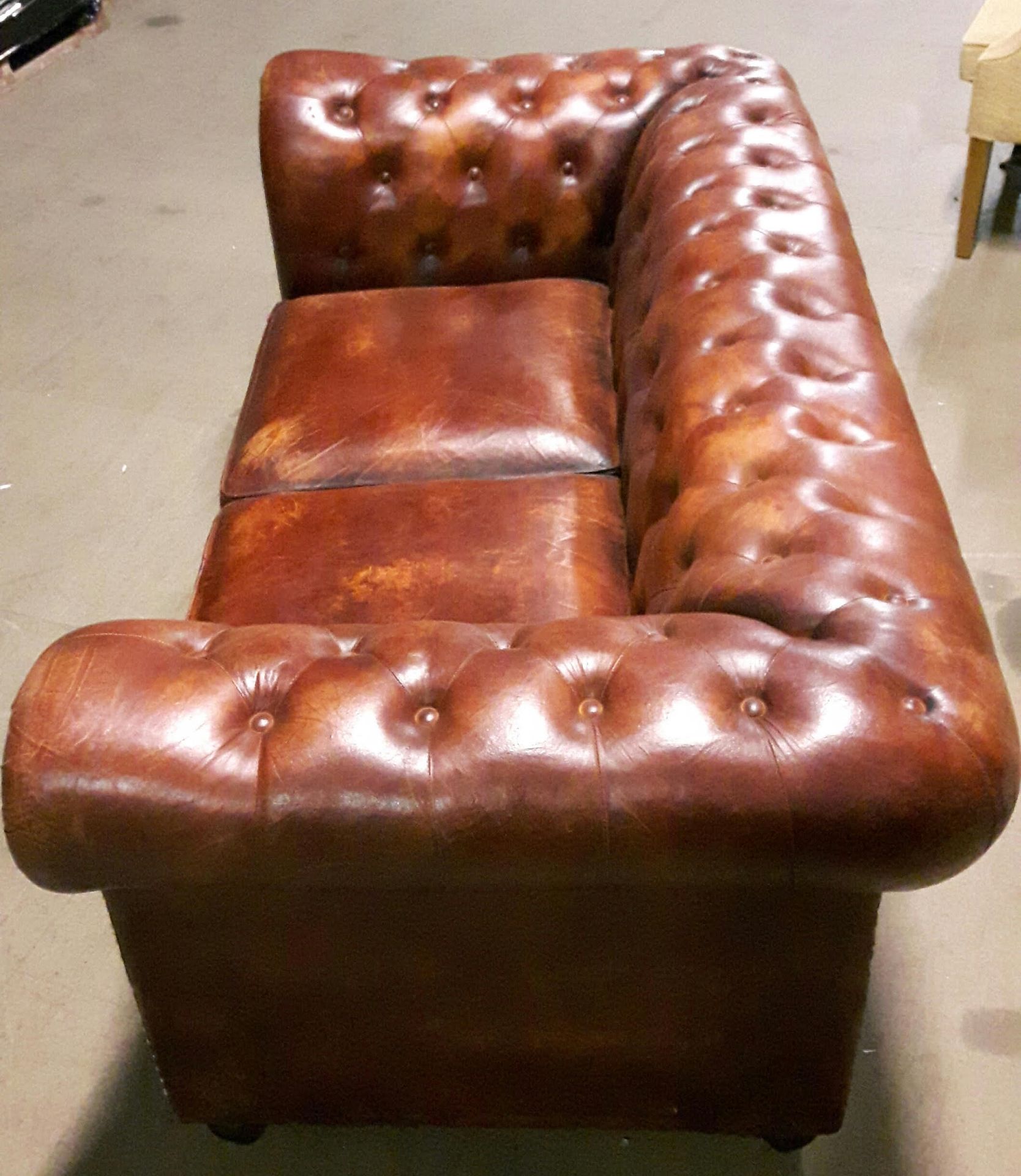 Retro style Leather 2 seater Chesterfield Sofa in BrownÊ - Image 3 of 4