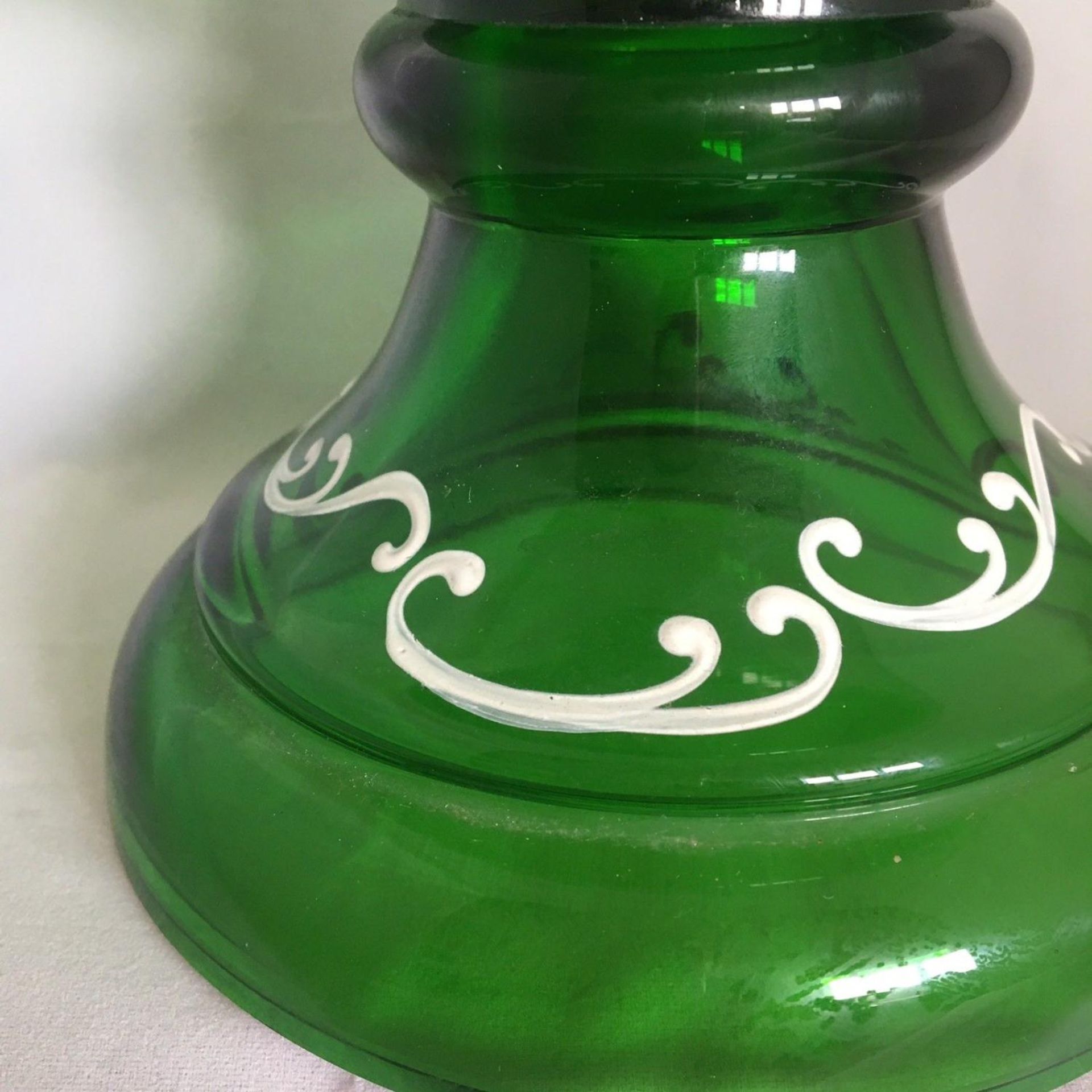 Large Mary Gregory style green glass pedestal vase - Image 4 of 5