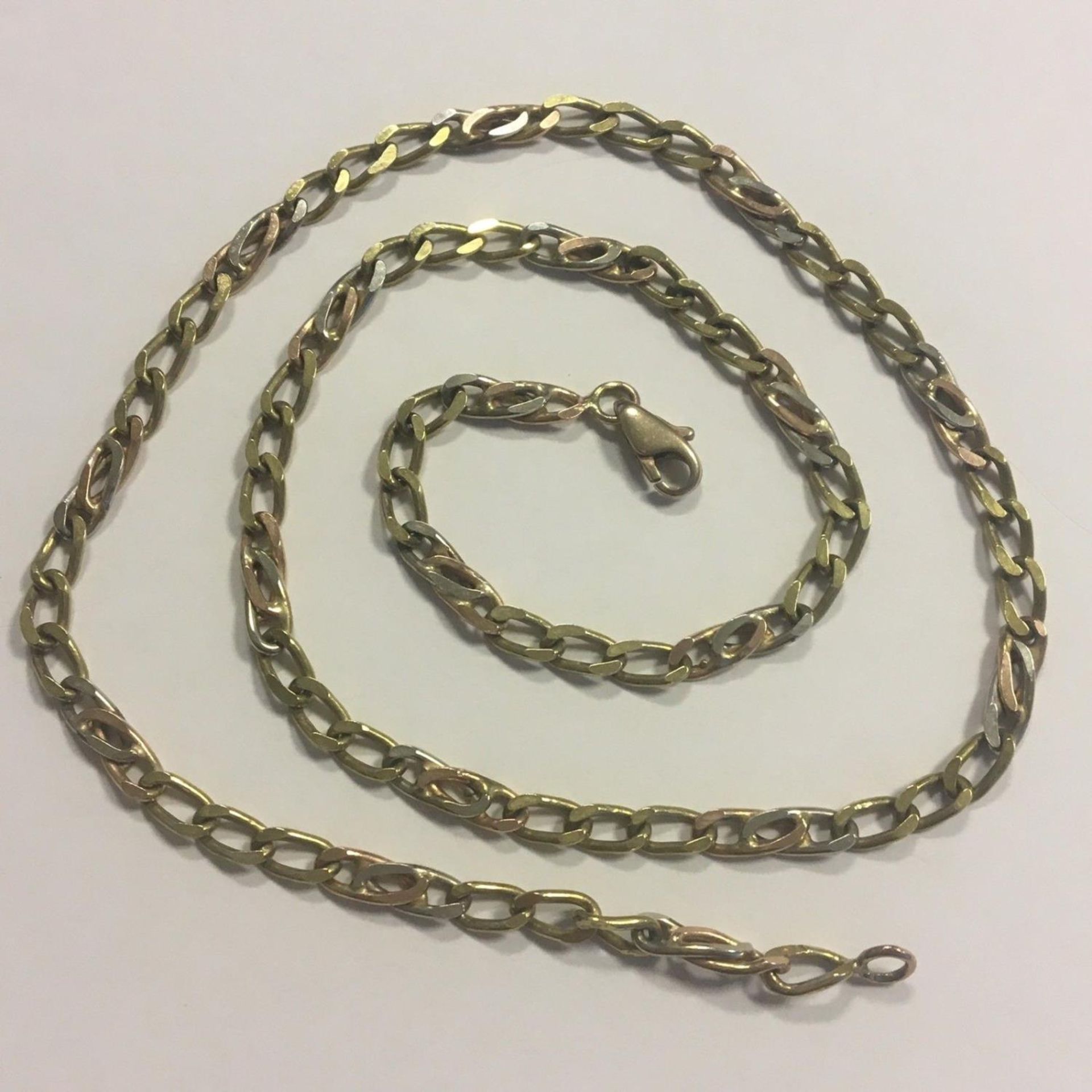 9ct gold 45cm chain yellow gold with rose & white gold detail Weight 12.8 grams