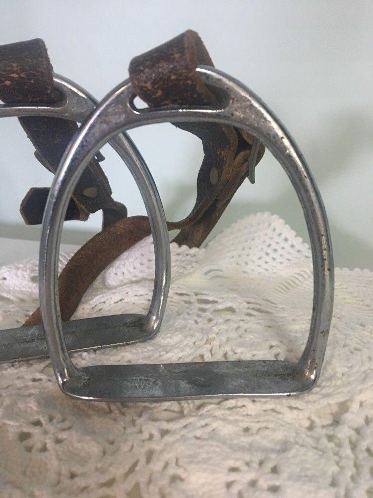 A pair of antique horse stirrups - Bild 2 aus 6