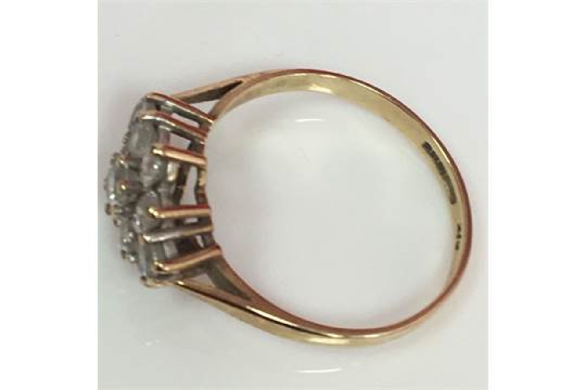 9ct gold ring with white stone cluster setting - hallmarked - size N. WEIGHT 1.76g - Image 2 of 2