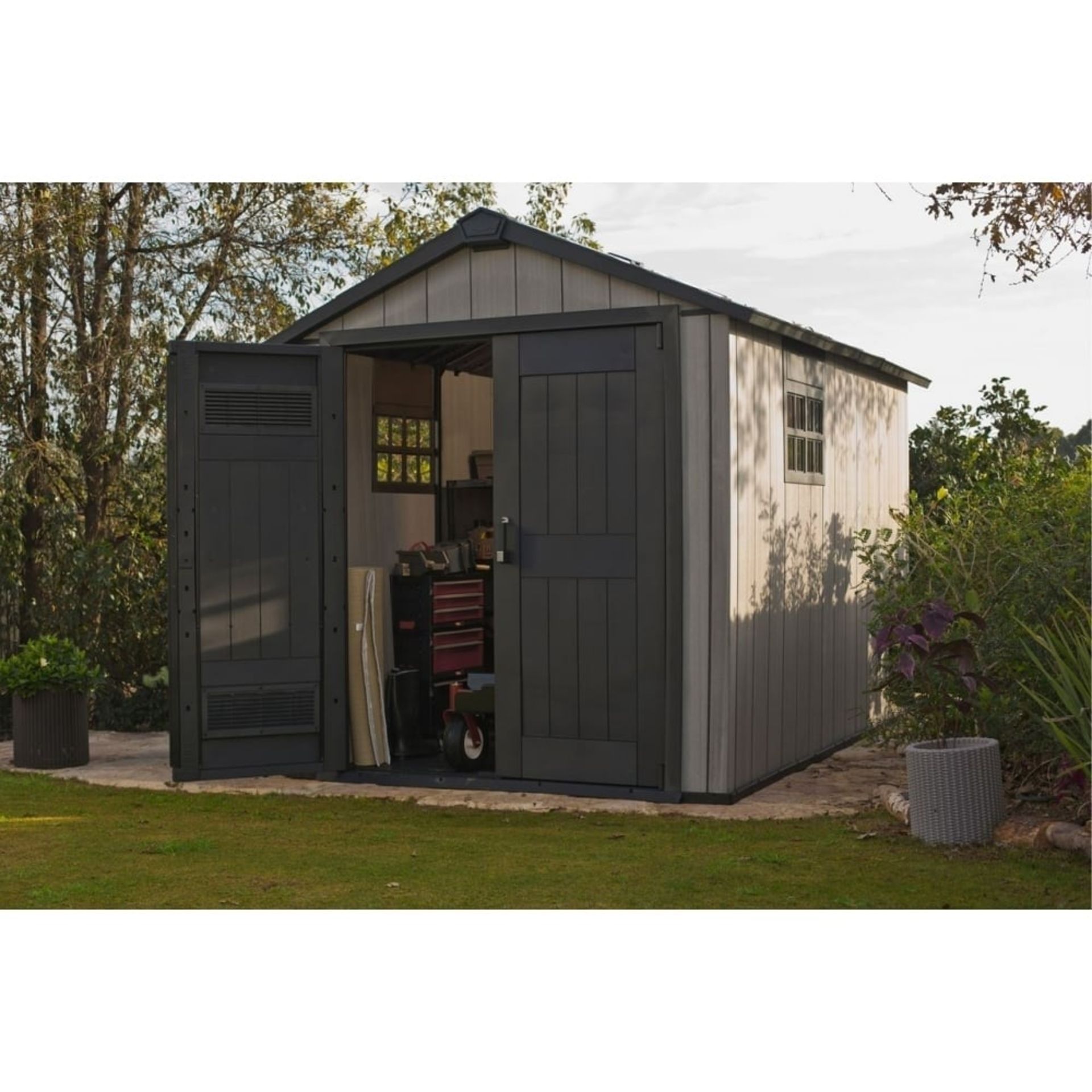 Keter Oakland 7511 Shed - as new but unboxed on pallet
