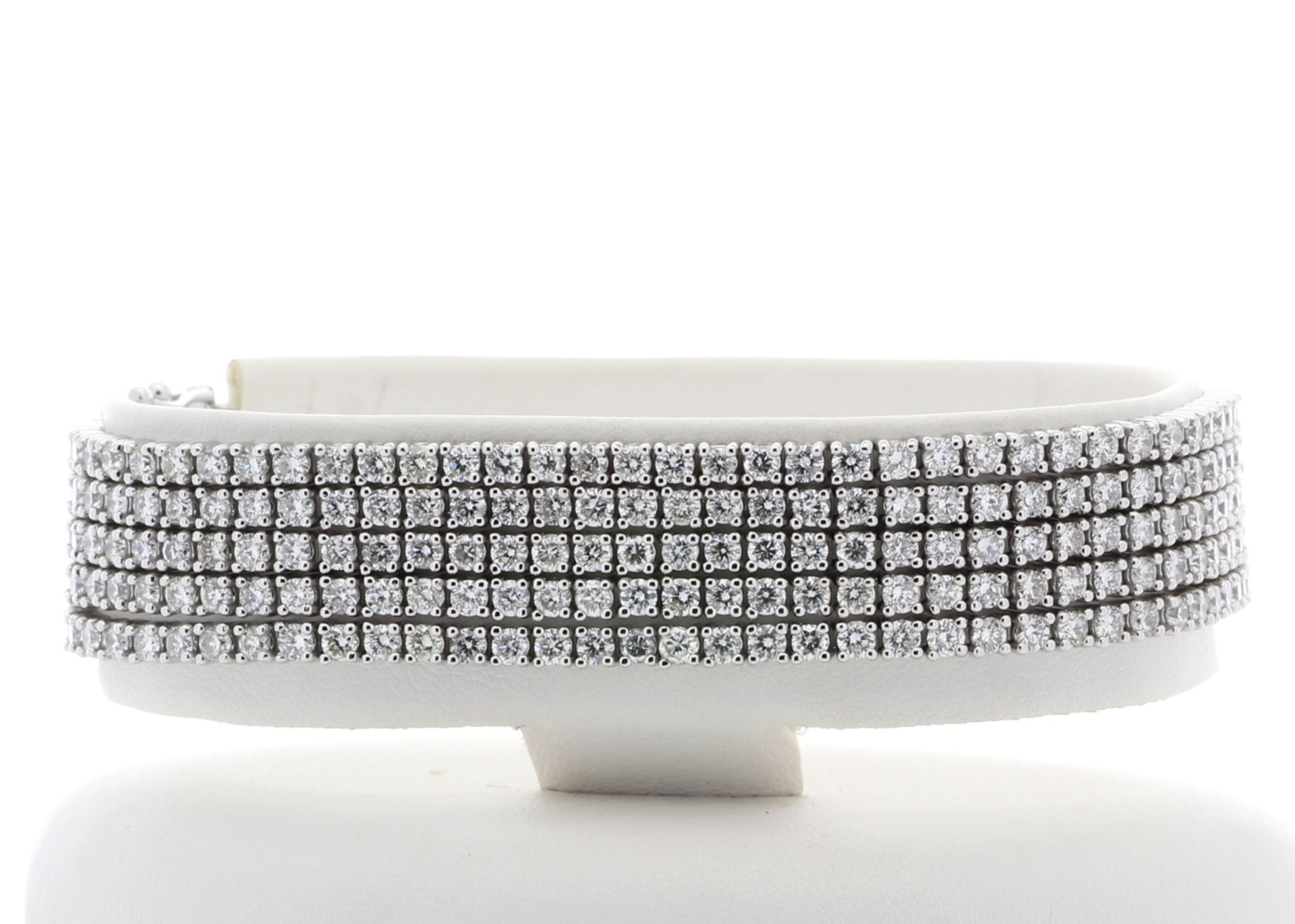 11.70ct 5 row diamond bracelet. Brilliant Cut Diamonds of D colourand VS clarity. Set in 18ct