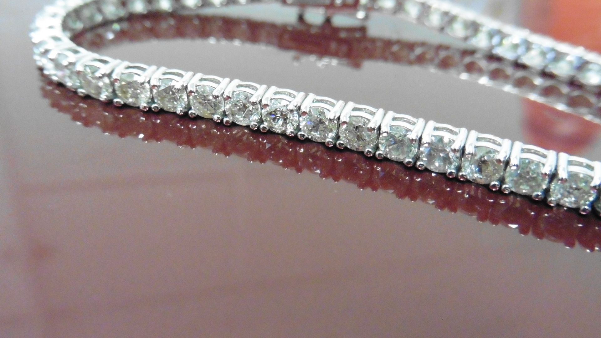 8.00ct Diamond tennis bracelet set with brilliant cut diamonds of I/J colour, si2 clarity. All set