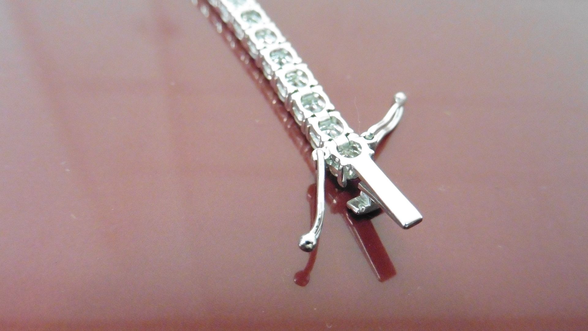 8.00ct Diamond tennis bracelet set with brilliant cut diamonds of I/J colour, si2 clarity. All set - Image 2 of 4