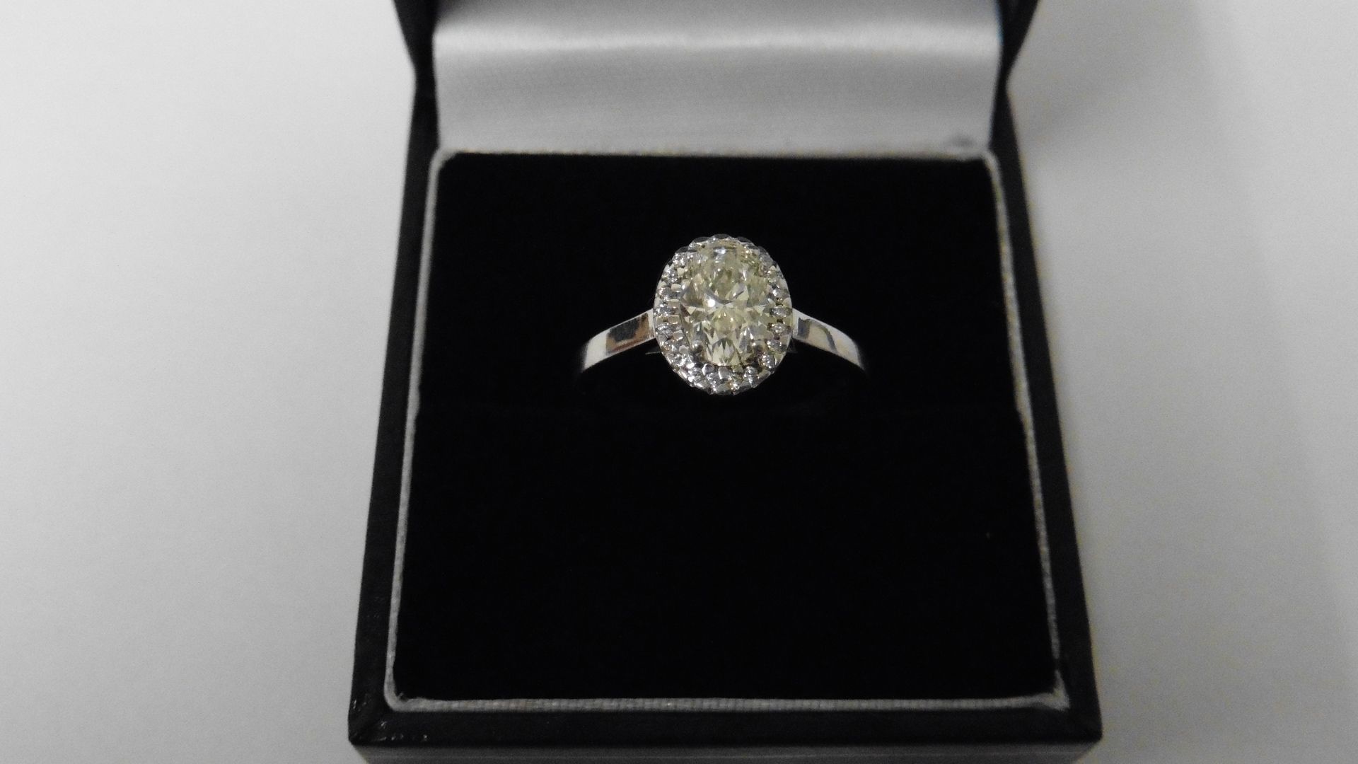 0.95ct diamond set solitaire ring set in platinum. Oval cut diamond, I colour and VS clarity, - Image 4 of 4