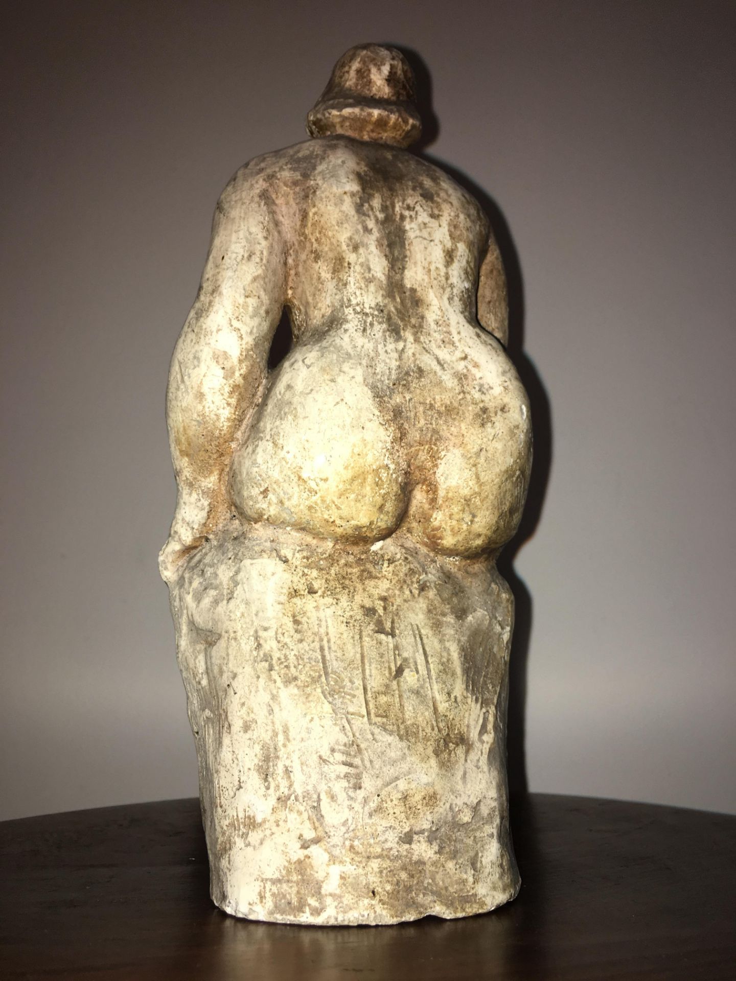 Seated female plaster sculpture signed by Marek Szwarc 1892-1958 - Image 5 of 6