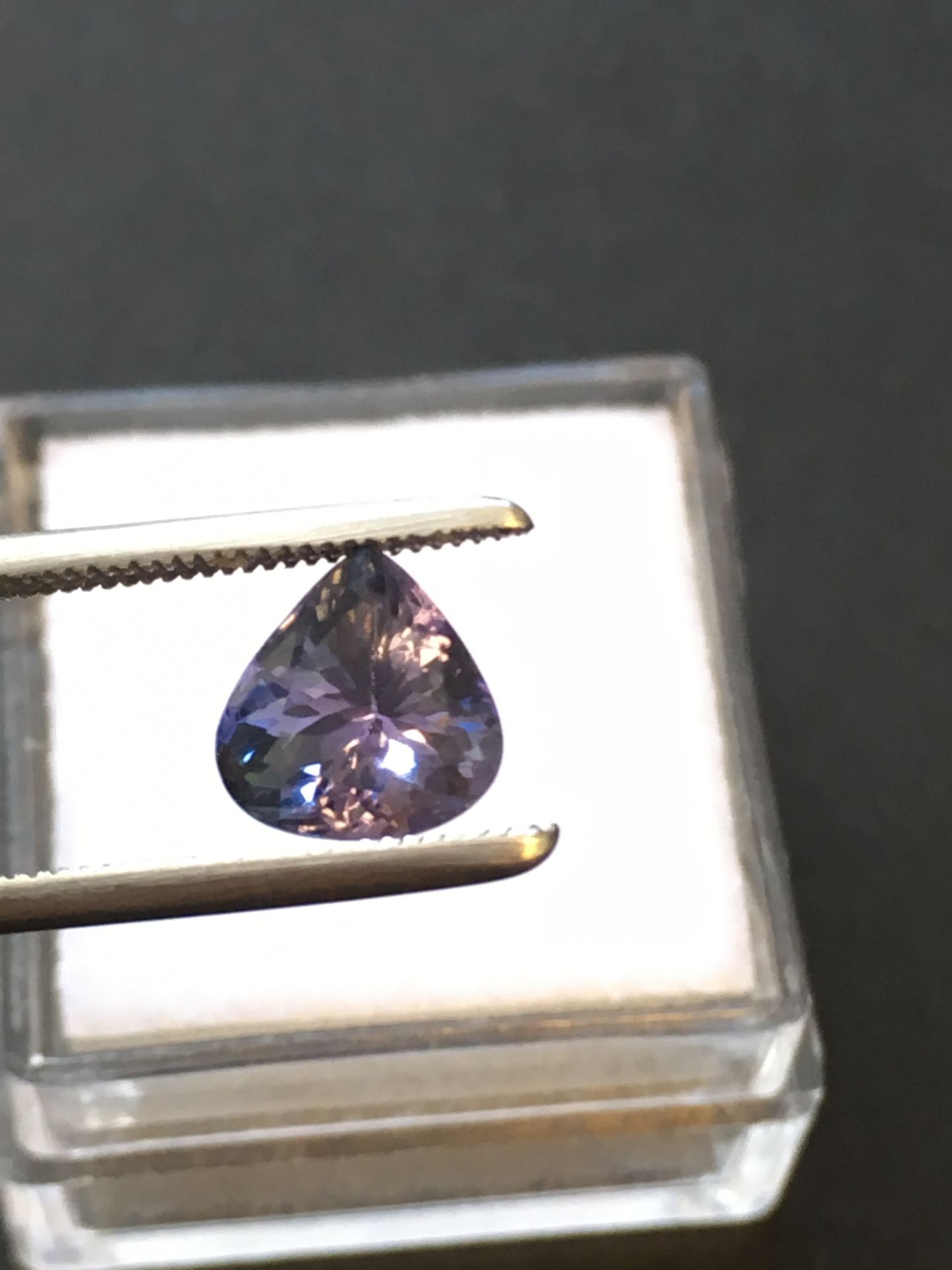 1.91ct Natural Tanzanite with IGI Certificate - Bild 3 aus 5