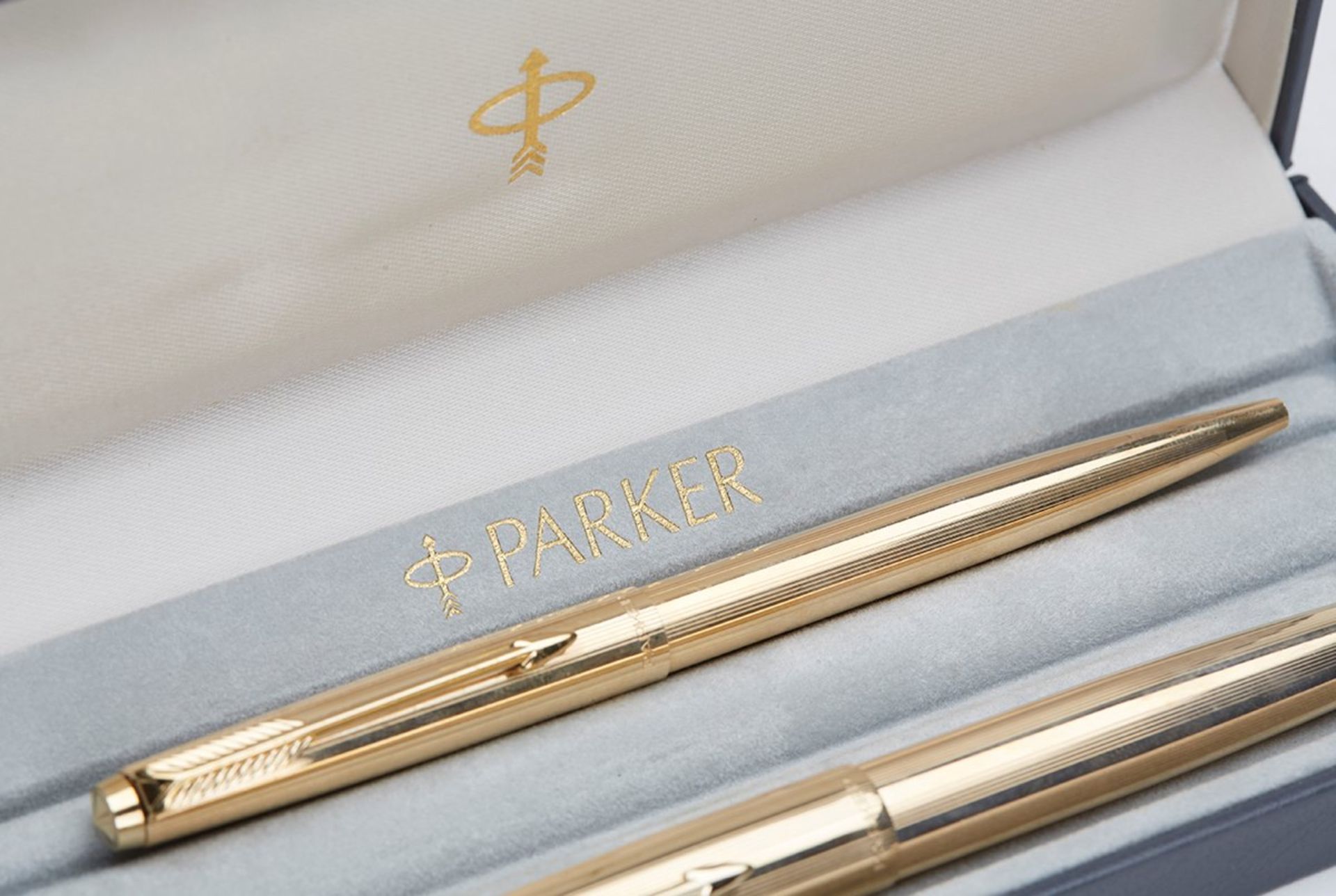 Vintage Parker 65 12K Rolled Gold Fountain Pen & Ball Pen C.1990 - Image 8 of 9