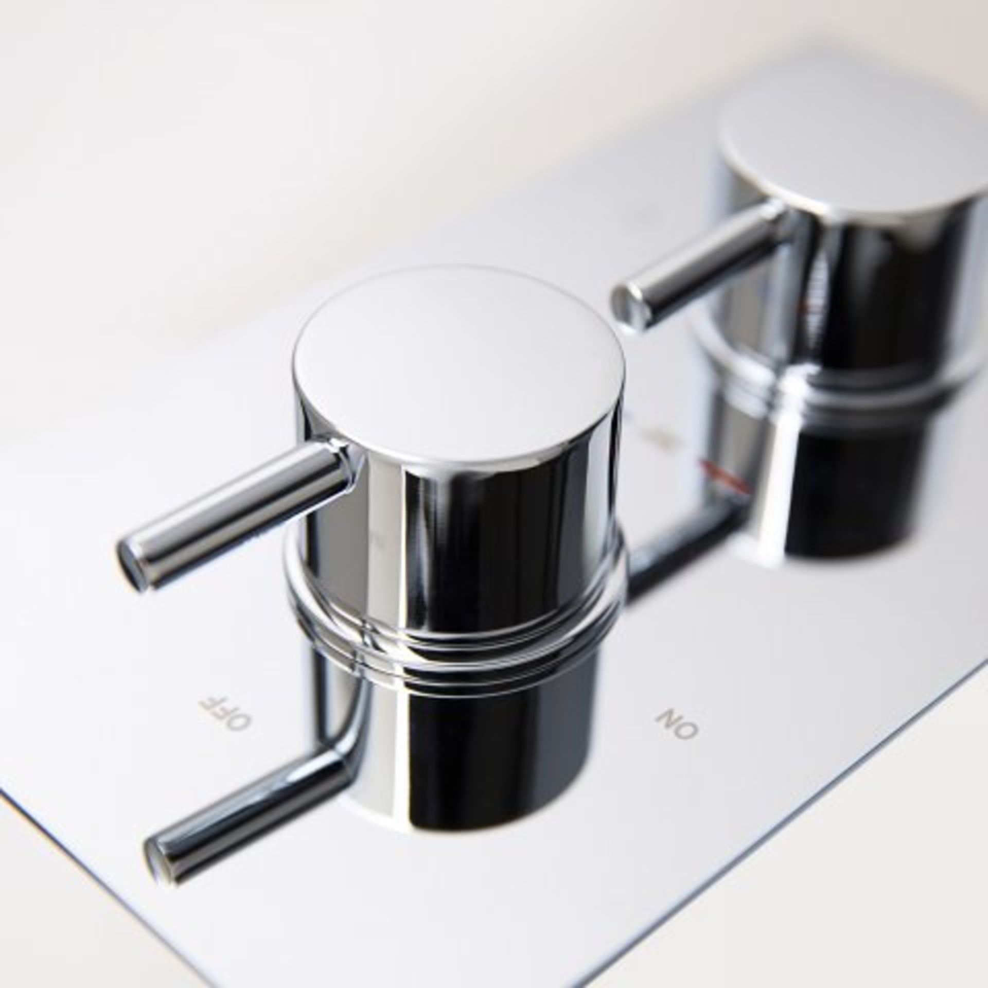 (L37) Round One Way Concealed Valve. RRP £299.99. These shiny chrome plated mixer valves do much - Image 3 of 3