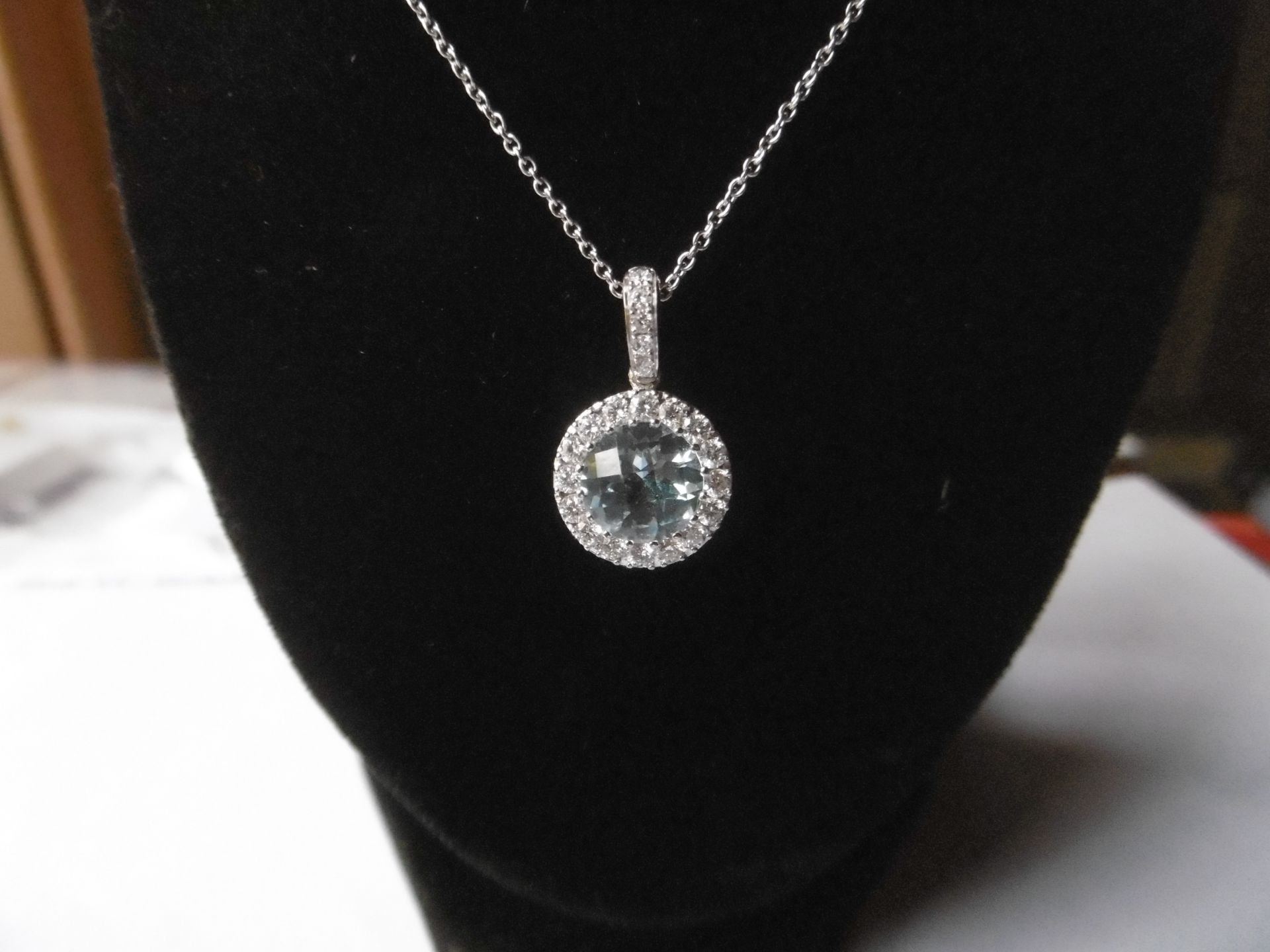 Very Pretty Topaz and Diamond pendant - Image 4 of 5