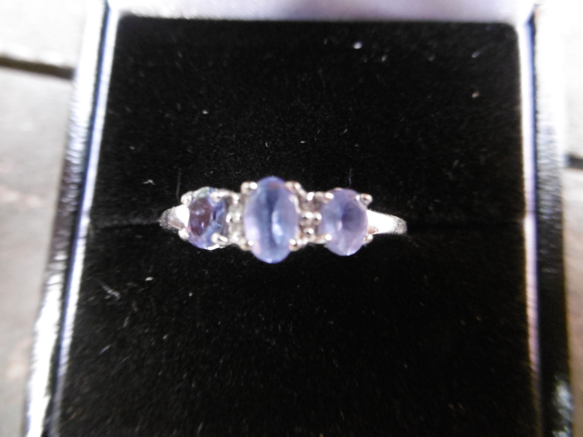 9 CT White Gold ring - Image 2 of 2