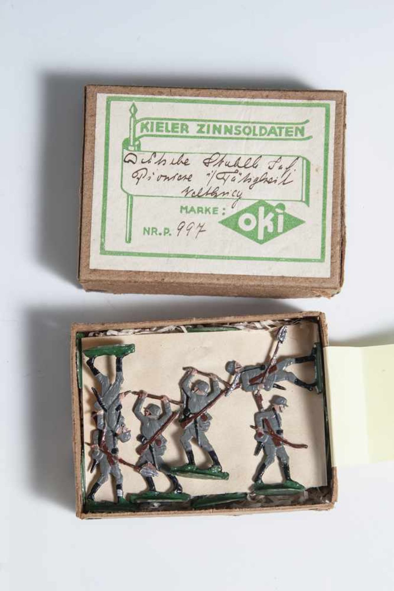 1 Schachtel Kieler Zinnsoldaten, "Deutsche Inf. Pioniere", Nr. P. 997, 1. WK, Marke Oki. In org.