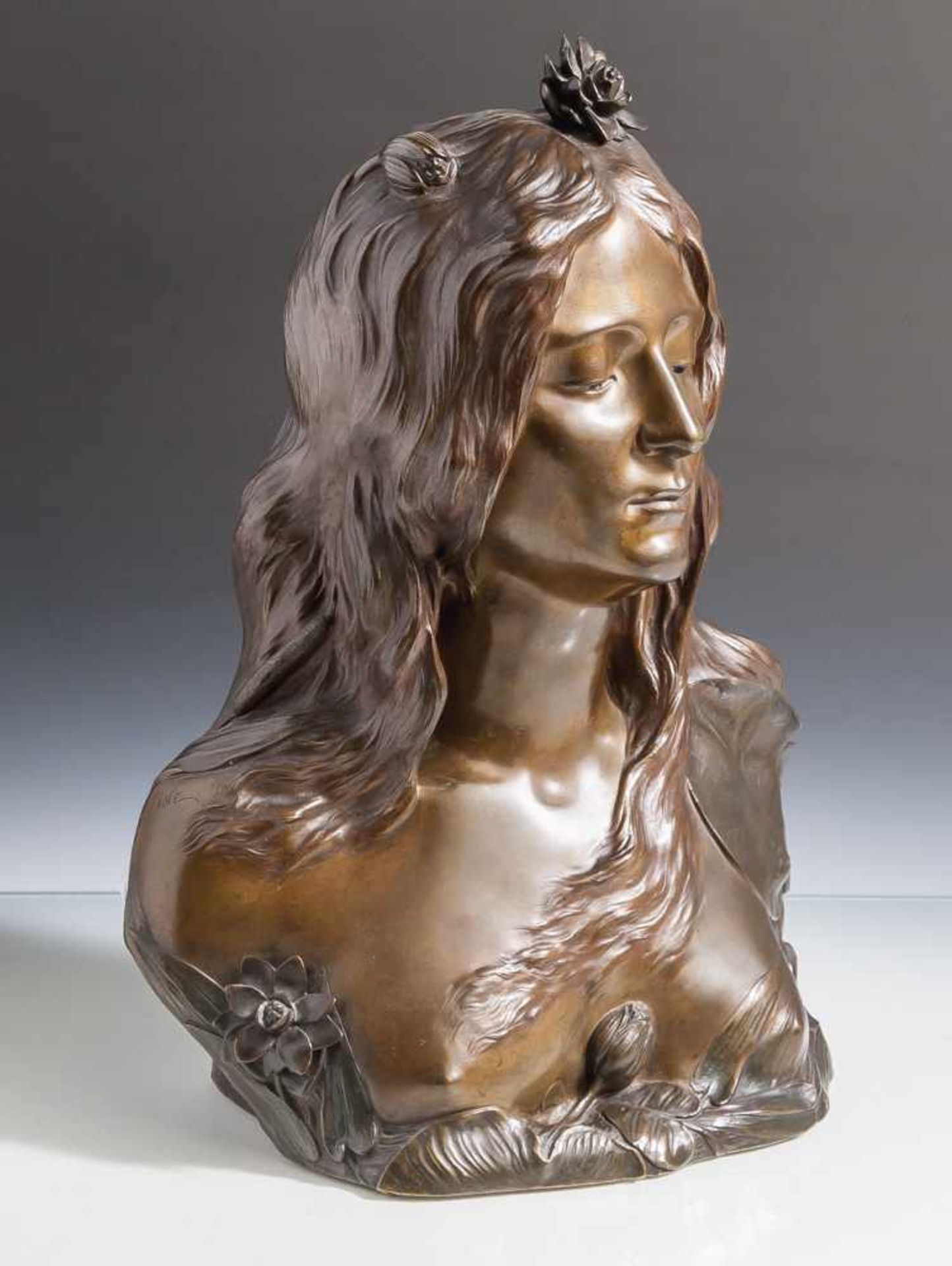 Savine, Léopold (1861-1934), Ophelia, um 1900, Bronze, dunkelbraun patiniert, seitlich signiert.