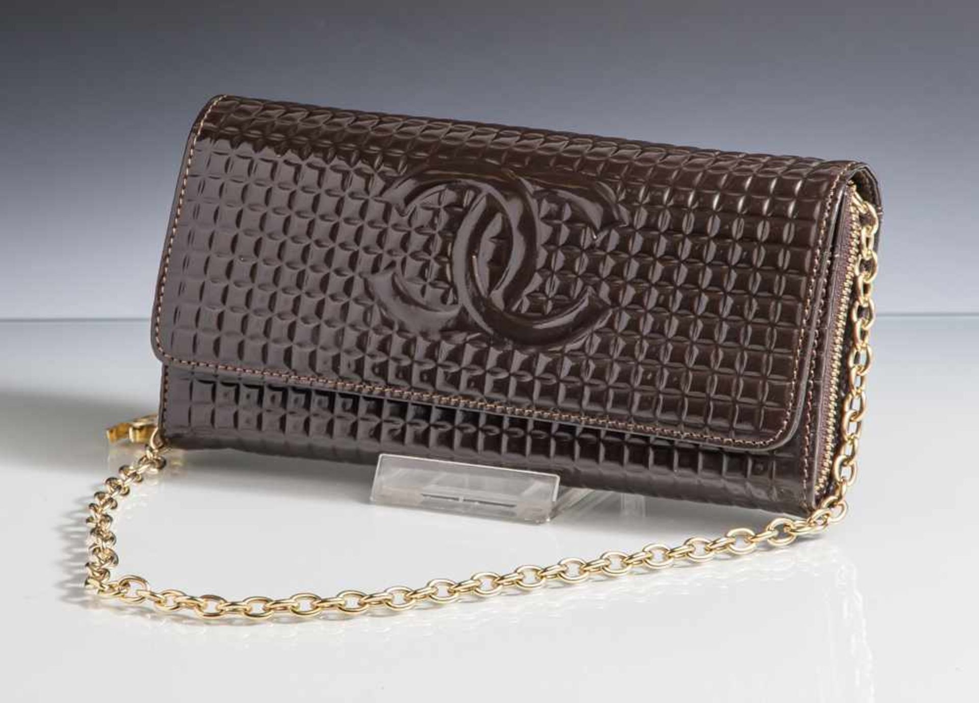 Kleine Coco Chanel Handtasche, braun hochglanz, aufwendige Inneneinteilung mit Portmonee, Fächer für
