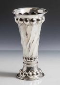 Kelch, Silber, Jugendstil, gemarkt: bekröntes L in Wappenschild, Vase mit Maskaronen, Vogel in