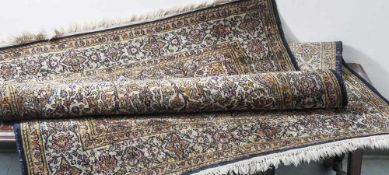 Seidenteppich, Indien/Kashmir, handgeknüpft, Knotenart persisch. Ca. 180 x 120 cm, Zertifikat vom