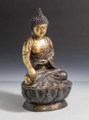 Buddha "Bhumisparsa Mudra", Geste der Erdberührung, wohl Thailand, 19./20. Jahrhundert, auf