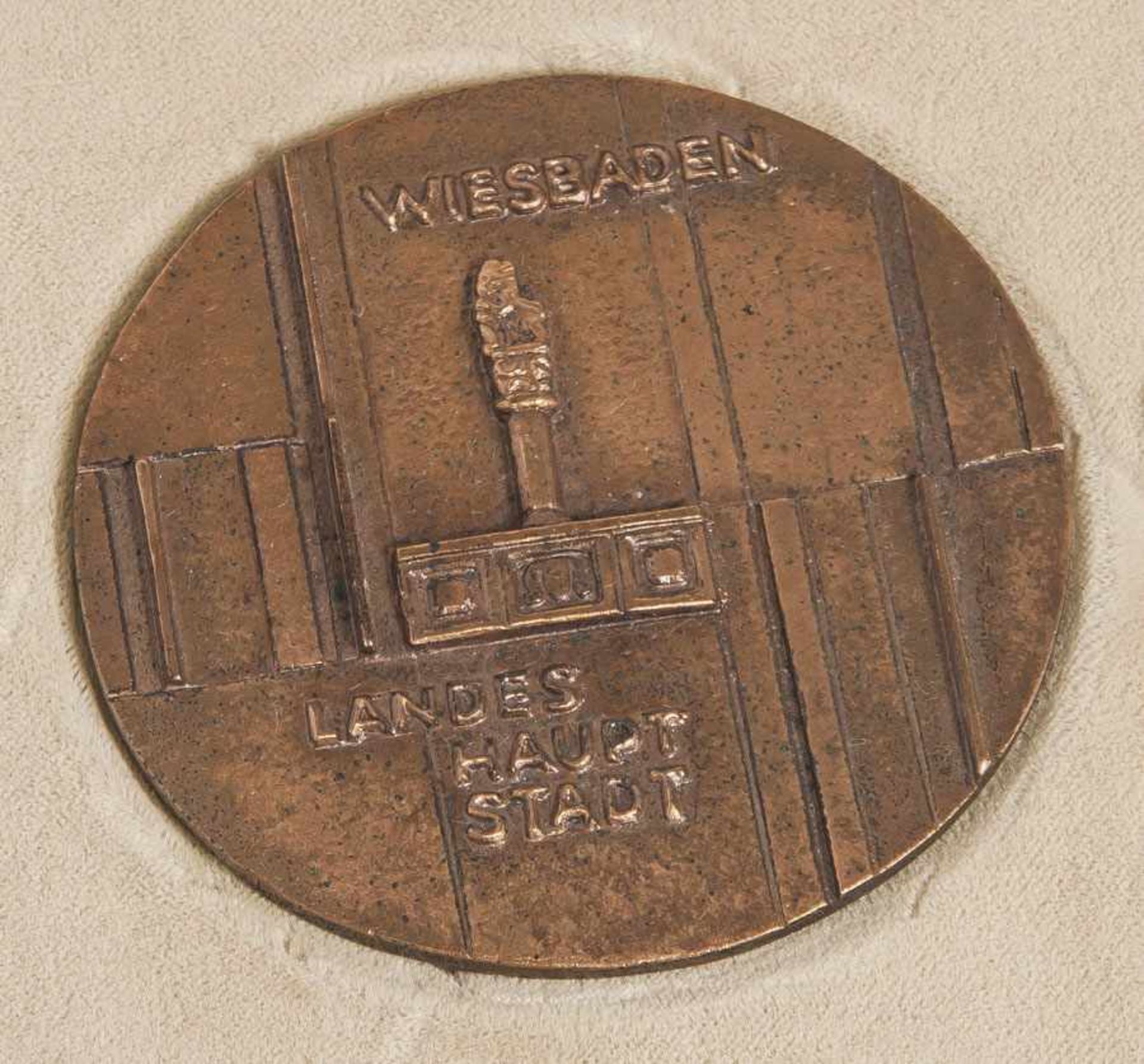 Verdienstmedaille des Landes Hessen, Bronze, "für besondere Verdienste", Landeshauptstadt
