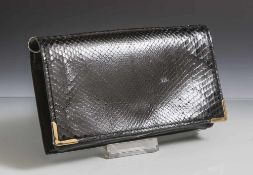 Abendtasche, Schlangenleder, 1950/60er Jahre, mit Kette, schwarz, glanzgestoßen, ca. 21 x 13 cm,