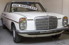 Mercedes Benz 230/8, Baujahr 1975, 3. Hand, 117.000 km, weiß, Interieur blau, seit 15 Jahren