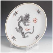 Wandteller, Meissen, Dekor "Mingdrache in Schwarz", blaue Schwertermarke (2 Schleifstriche),