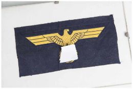 Brustadler, Kriegsmarine, Schiffchenadler für Mannschaften, 2. WK, goldfarbener Faden auf blauem