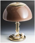 Tischlampe, 1970er Jahre, schwerer Tellerfuß und zylindrischer Schaft, die Glocke in Pilzform aus