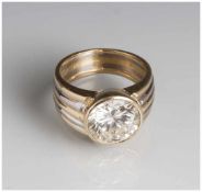 Damenring, Ringschiene Gelbgold/Weißgold 18 ct, Brillant im Rundschliff, 3,87 ct/H-I/vsi1-2.