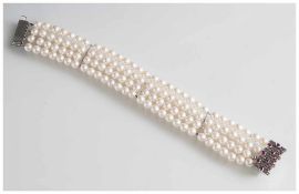 Perlenarmband, 4-reihig mit je 30 Perlen (insgesamt 120 Perlen), Verschluss Weißgold 585 mit