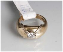 Damenring, Gelbgold 14 ct, ausgefasst mit 1 Brillant ca. 0,5 ct. Ringgröße: 54.