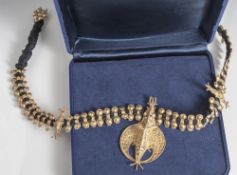 Folkloristisches Collier, wohl Indonesien, Handarbeit, Silber, vergoldet, scheibenförmiger