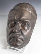 Bronze-Maske, Adolf Hitler, 30er Jahre, Bronzeguss, aus Privatbesitz. H. ca. 27 cm, Br. ca. 17 cm.