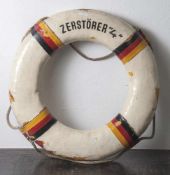 Alter Rettungsring "Zerstörer '4'", wohl 50er Jahre, Ring in Weiß sowie staffiert mit den Farben der