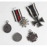 Konvolut von insgesamt 5 Orden und Ehrenzeichen, bestehend aus: a) EK II 1914, an Band, b)
