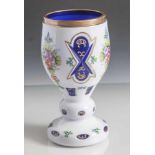 Pokal/Becherglas, Böhmen, weiß und blau überfangen, geschliffen und mit Emailfarben bemalt,