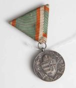 Medaille, Österreich/Ungarn, bez. "Pro Deo Et Patria 1914-18", an Band.