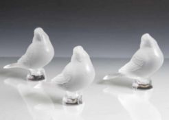 3 vollplastische Vogelfiguren, Lalique France, Kristallglas mattiert, je Ritzsignatur "Lalique