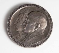 Medaille "Helene und Gottlob Schumann", Silber 800, auf Rand gepunzt, schauseitig Doppelportrait der