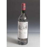 1 Flasche Rotwein, Château Pichon 1983, Haut Médoc, Appellation Haut-Médoc Controlée, 750 ml.