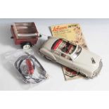 Schuco Patent Ingenico 5311 Kabriolet, 1950er Jahre, U.S.-Zone Germany, Blech, 3-4,5 Volt, beige,