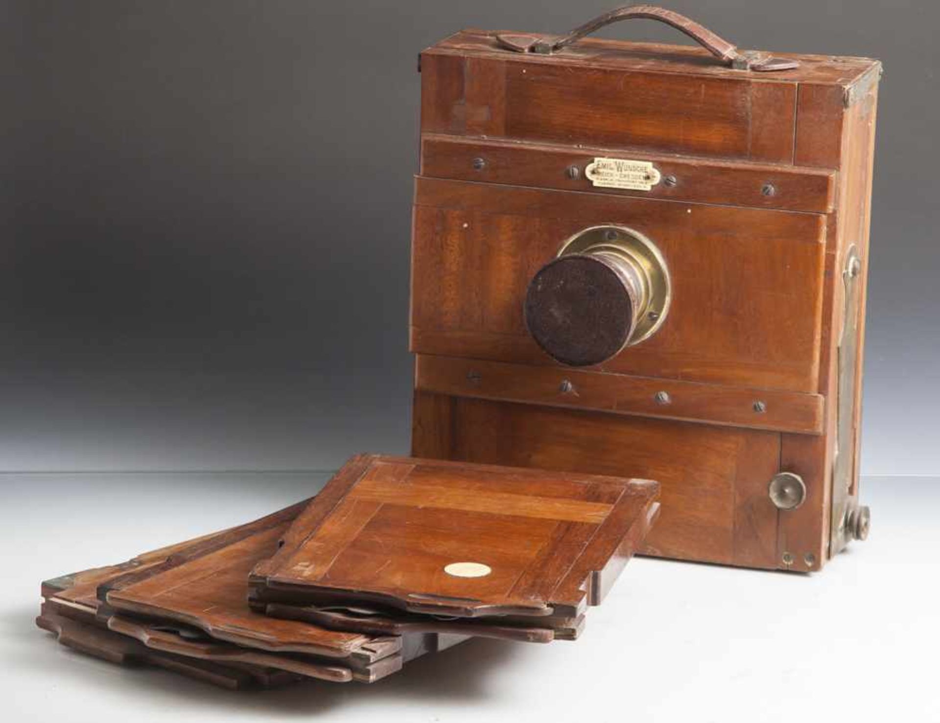 Plattenkamera mit 3 separaten Platten, wohl 19. Jahrhundert, Herst. Emil Wünsche AG in Dresden-