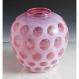 Vase, farbloses Glas, rosafarben unterfangen, die Wandung umlaufend milchig überfangen mit