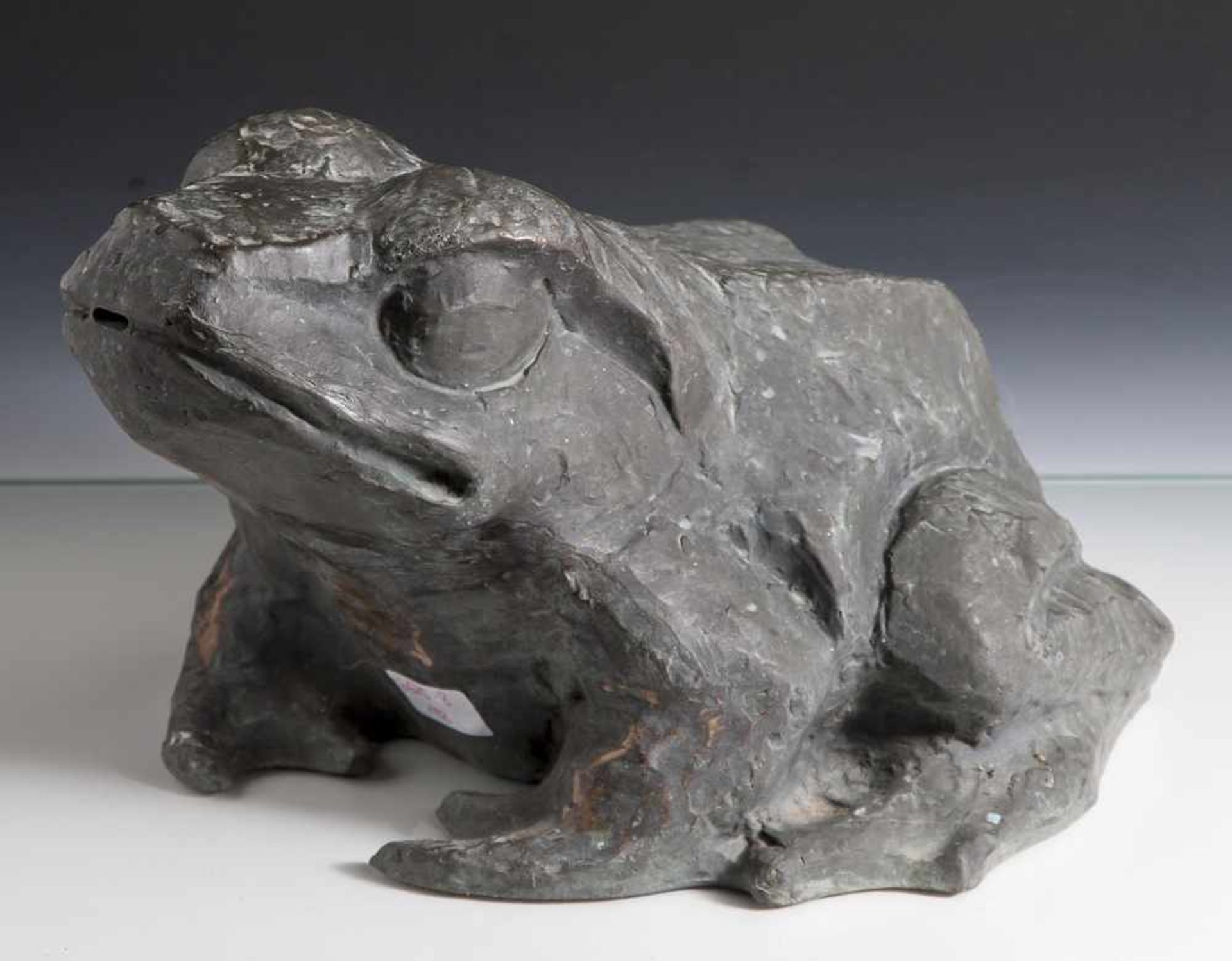 Brunnenfigur, Bronze, sitzender Frosch, Wasserspeier, seitl. bez. "Guss Strehle". H. ca. 18 cm, L.