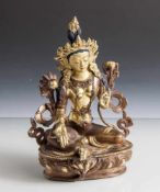 Figurine, Tara, Nepal, Bronze, feuervergoldet, auf Lotussockel sitzend, Hände in mudra-Gesten, die