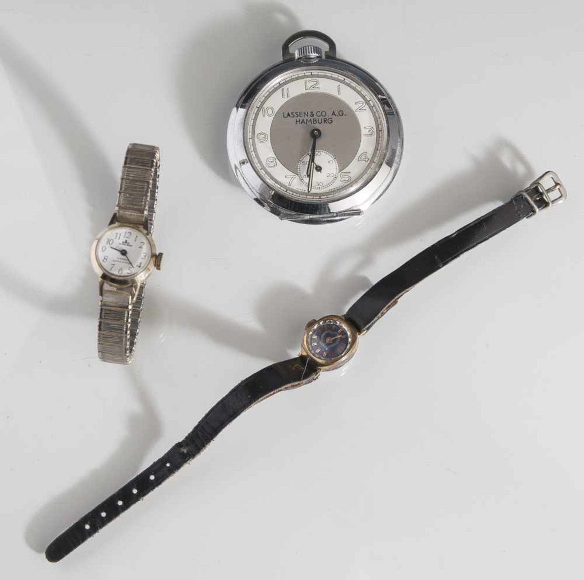 Posten Uhren, 3 Stück, 2 Damenarmbanduhren (Meister Anker und Bifora, Handaufzug, 1 x Flexarmband, 1