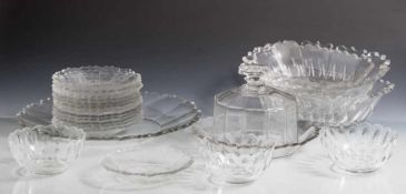 Konvolut Glas, 21-teilig, wohl 1. Hälfte 19. Jahrhundert, klares Glas, Ränder mit Zackenschliff,